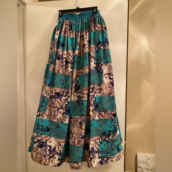 Beautiful Maxi Skirt! - Picture 1 of 5